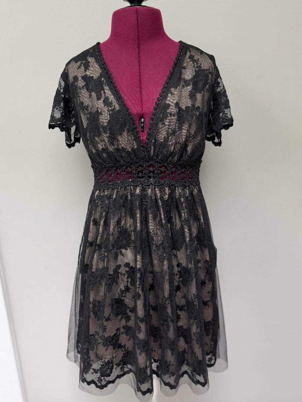 NWT Lulus I Love Lace Black Short Sleeve Mini Dress Size XS